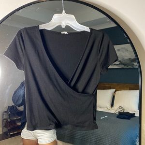 Size Large Black Crop top - wrap style in the front